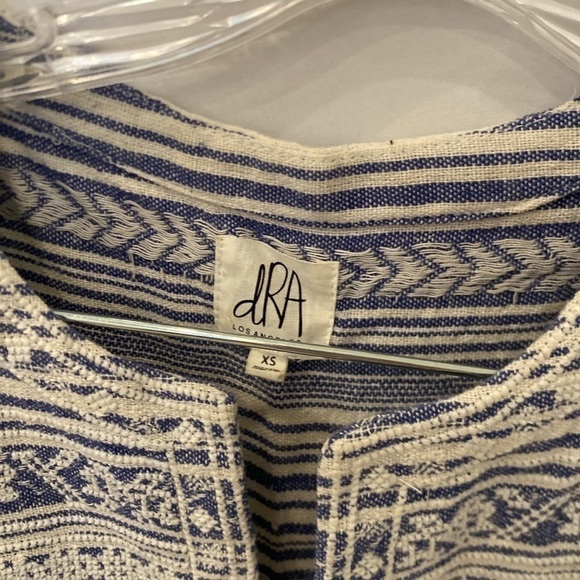 dRA Los Angeles anthro Embroidered blue white top sz XS - Picture 2 of 5